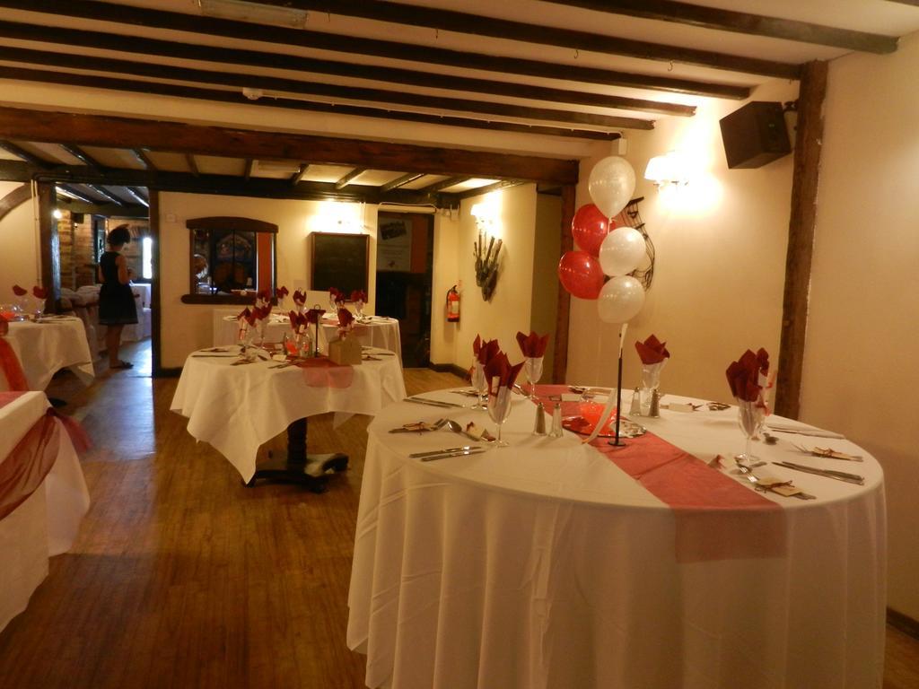 The Hawkenbury Bed and Breakfast Staplehurst Exteriör bild